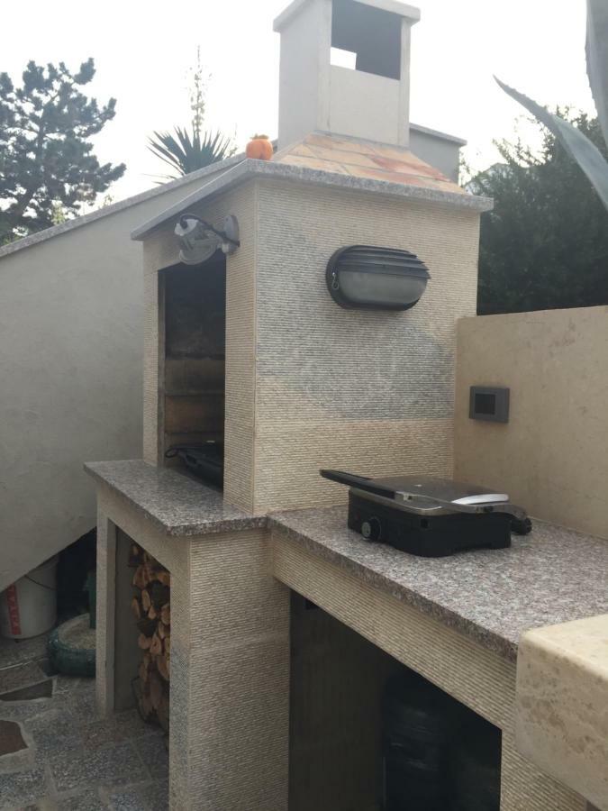 Residence4A-Appartamento Rosso Ravni Bagian luar foto