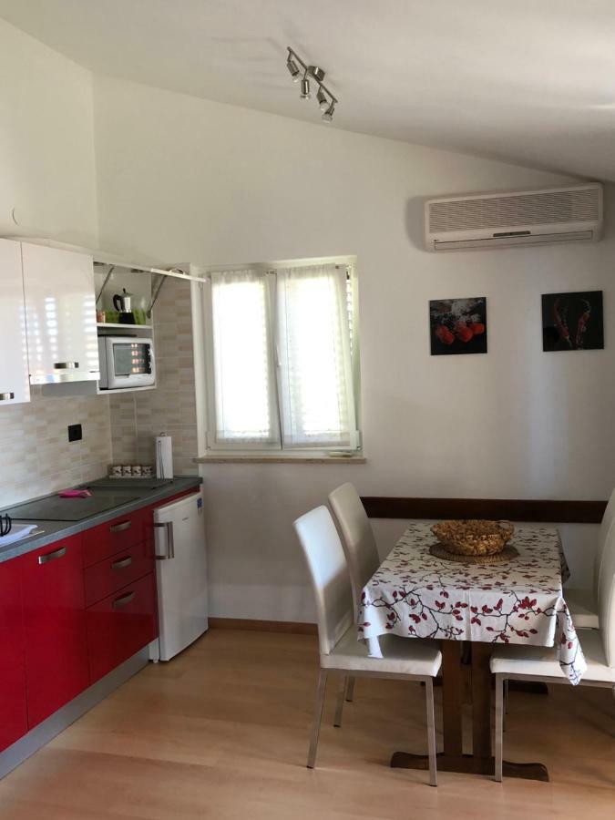 Residence4A-Appartamento Rosso Ravni Bagian luar foto