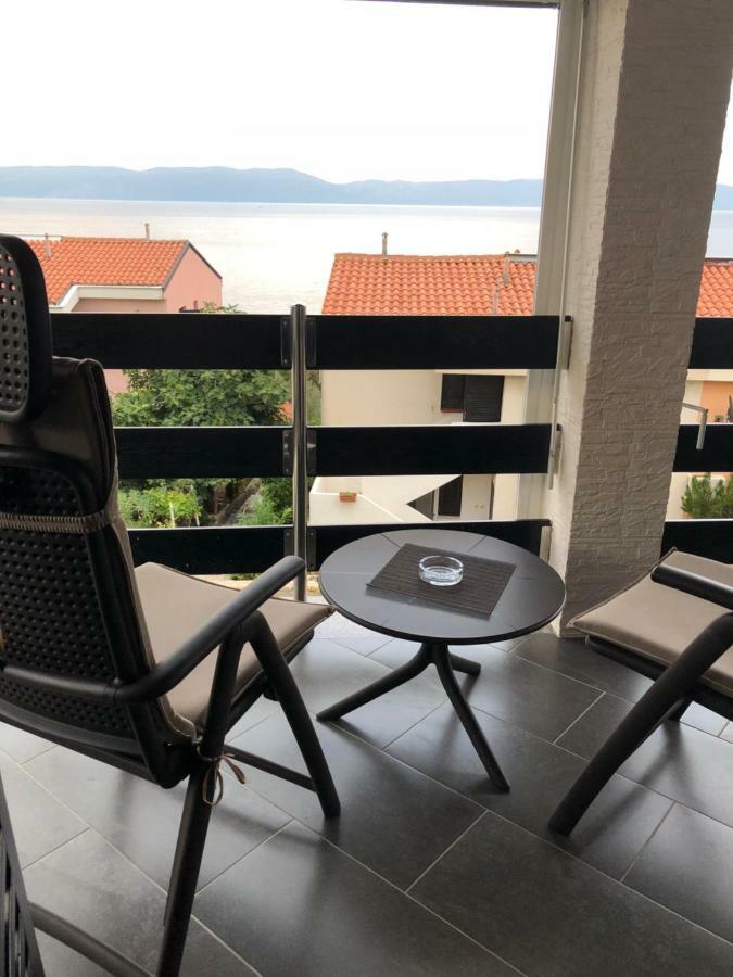 Residence4A-Appartamento Rosso Ravni Bagian luar foto